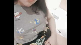 Sluty έφηβος σας καταγράφει ένα βίντεο για τον μπαμπά της