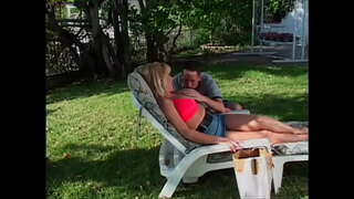 Μητριά με μεγάλα βυζιά λατρεύει το νεαρό πουλί - Allysin Κάρβουνα, Ashley Evans, Κάντυ Cox, Κιάνα Bradley, Μίκα, Rebecca Bardoux