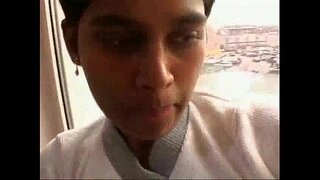 ���ድሚያ በመስጠት Aunty ደረጃ ከባድ