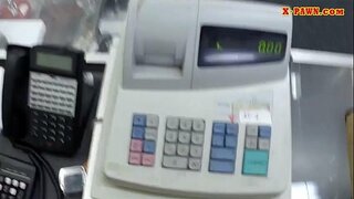 ���್ಲೊಂಡೆ ಬೆಡಗಿ ಮಾರಾಟ ತನ್ನ ಚೀಲಗಳು ಮತ್ತು ಕುಟ್ಟಿದ್ದು