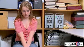 داغ دختر جوان دزد توسط یک پلیس فاسد