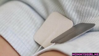 Мачеха һәм аның кечкенә кыз бер-берсен удовлетворили