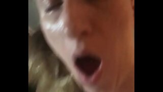 Blow job милфа һәм иртән иртә менән секс-блондинка-бомба